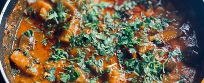 Tofu tikka masala in a bowl.